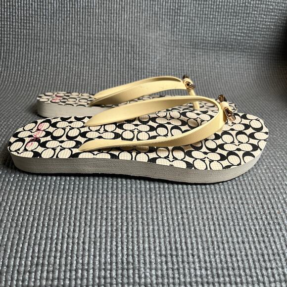 Coach Amel Flip Flops Womens 7B Beige Signature Logo Print Rubber Vacation - Picture 5 of 12